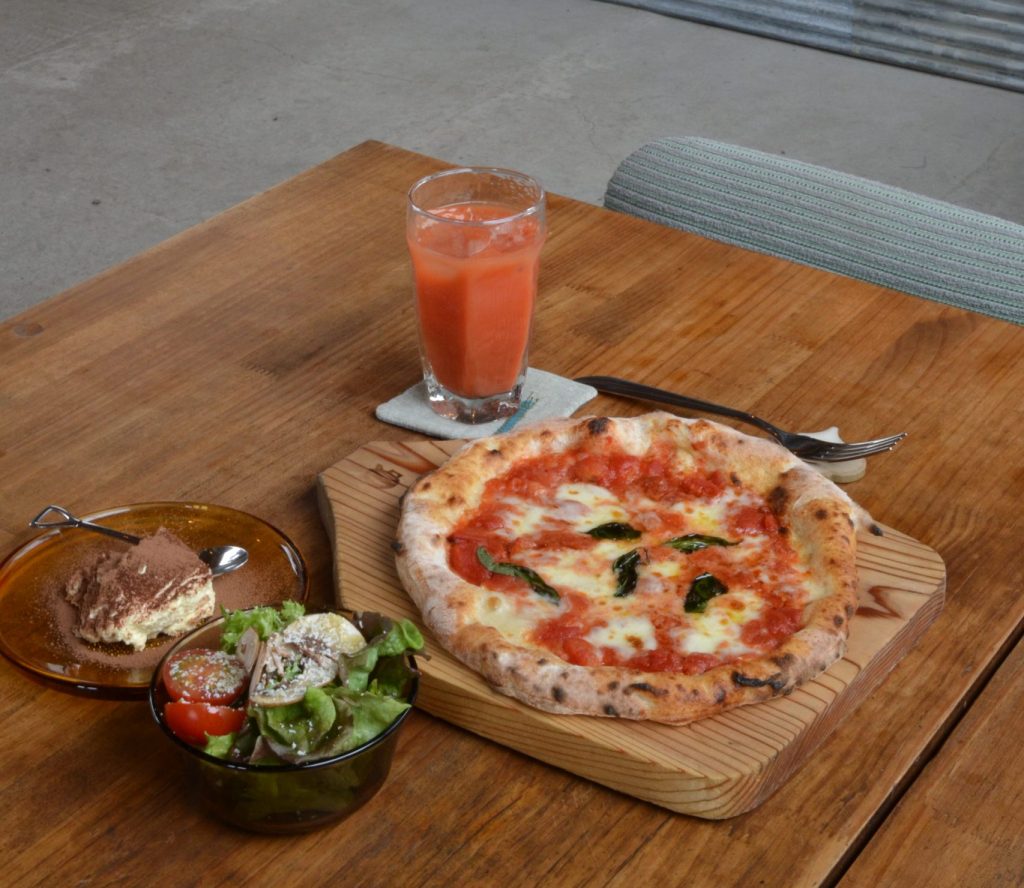 PIZZERIA飛行船